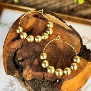 🏷️ Metal Beaded Hoop Earrings In Gold Tone
